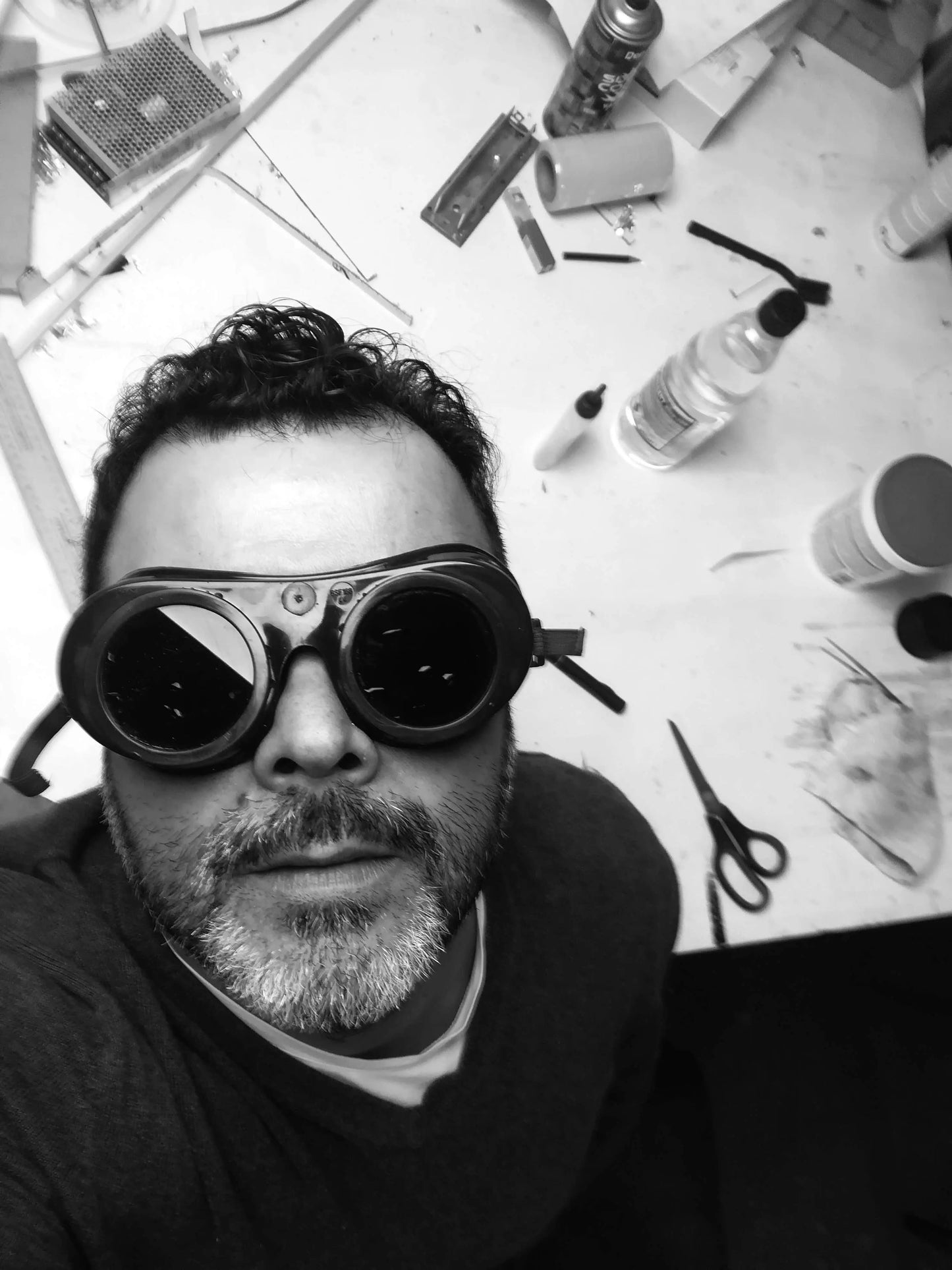 Tommaso Cristofaro working by hand in his lighting atelier.